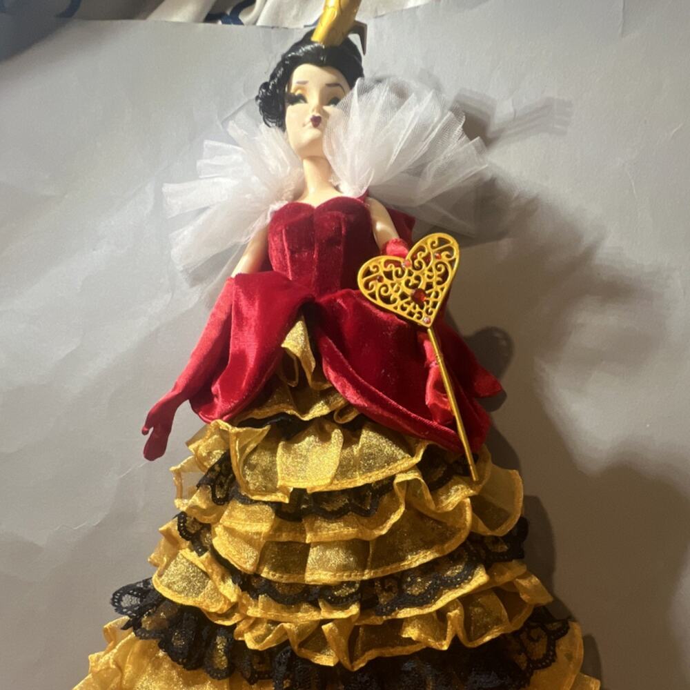 Queen of Hearts doll from the Disney Villains Designer Collection.